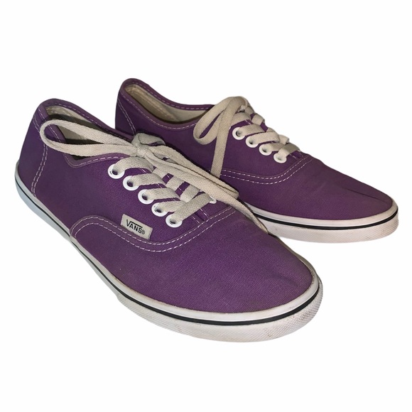 VANS | Vintage Purple Low Top Sneakers - Picture 2 of 6